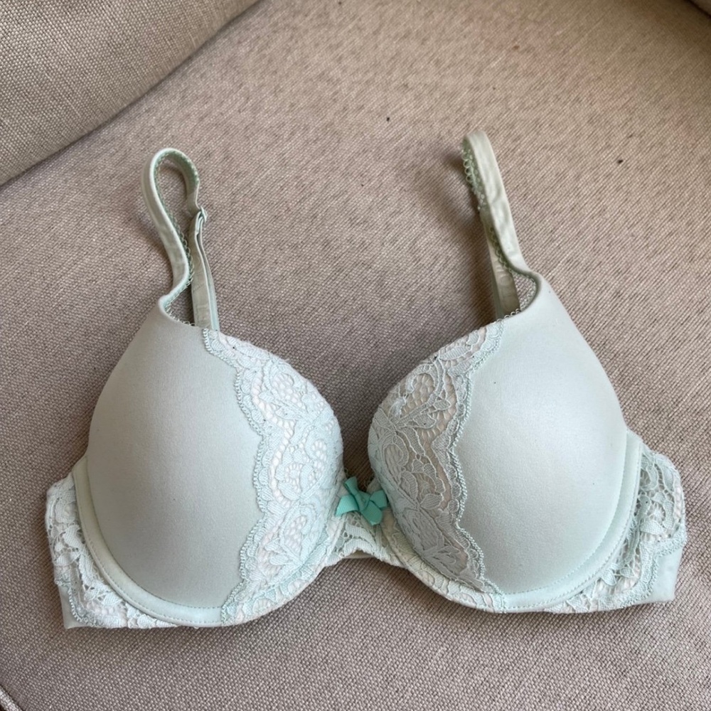 Victoria Secret Body by Victoria bra